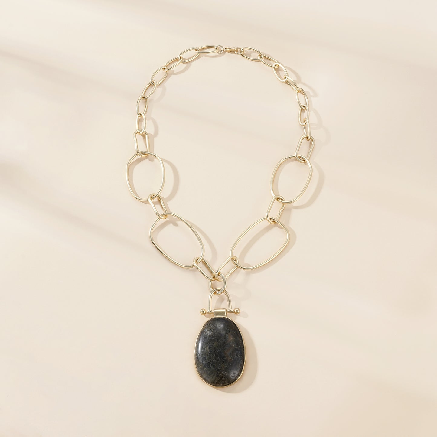 Luxe Oval Pendant Chain