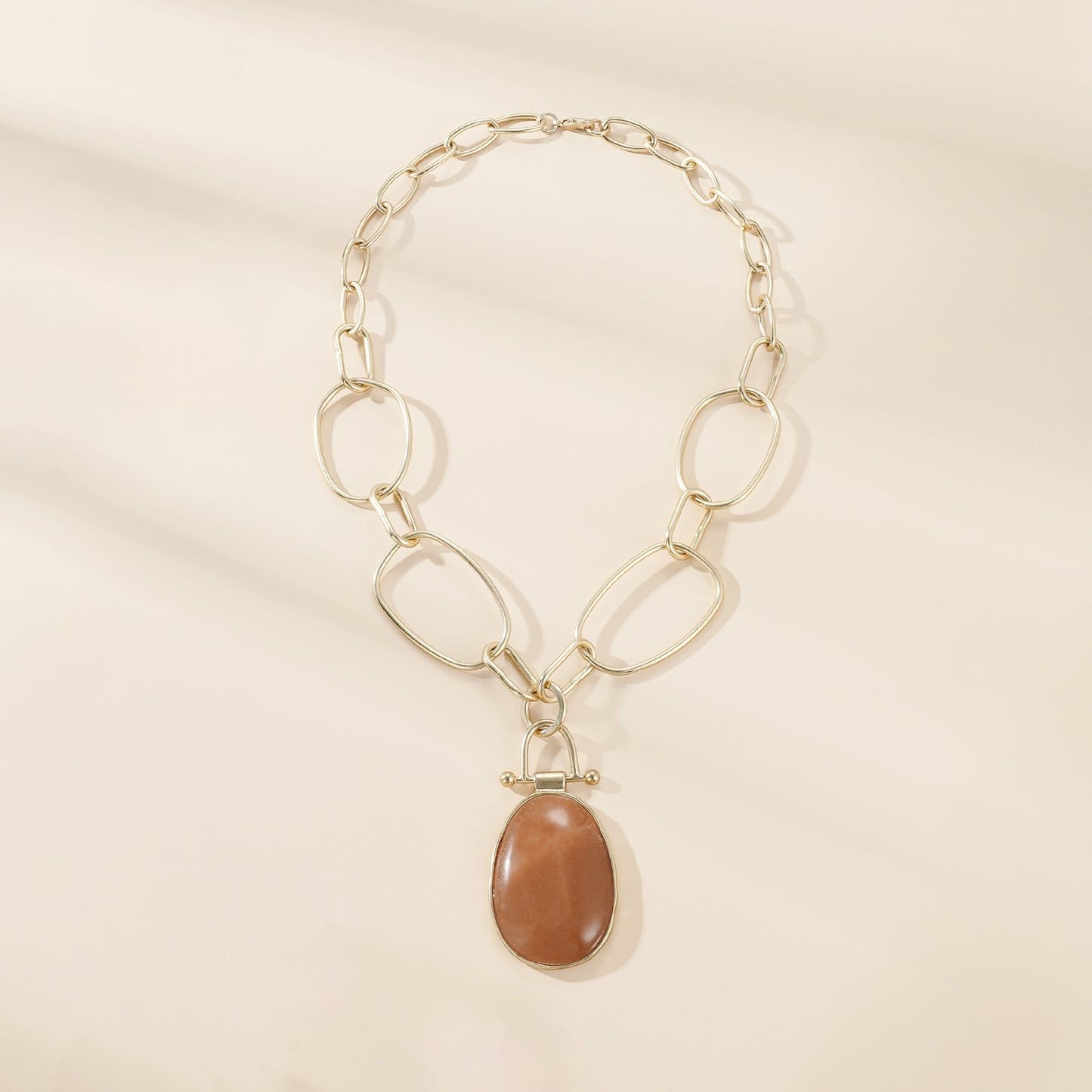 Luxe Oval Pendant Chain