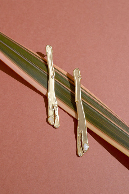 Natural Asymmetry Linear Earrings